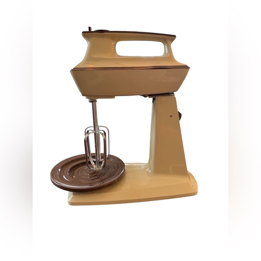 🧁 Vintage Hamilton Beach Scovill 14 Speed‎ Electric Mixer Cream Brown Retro 🧁
